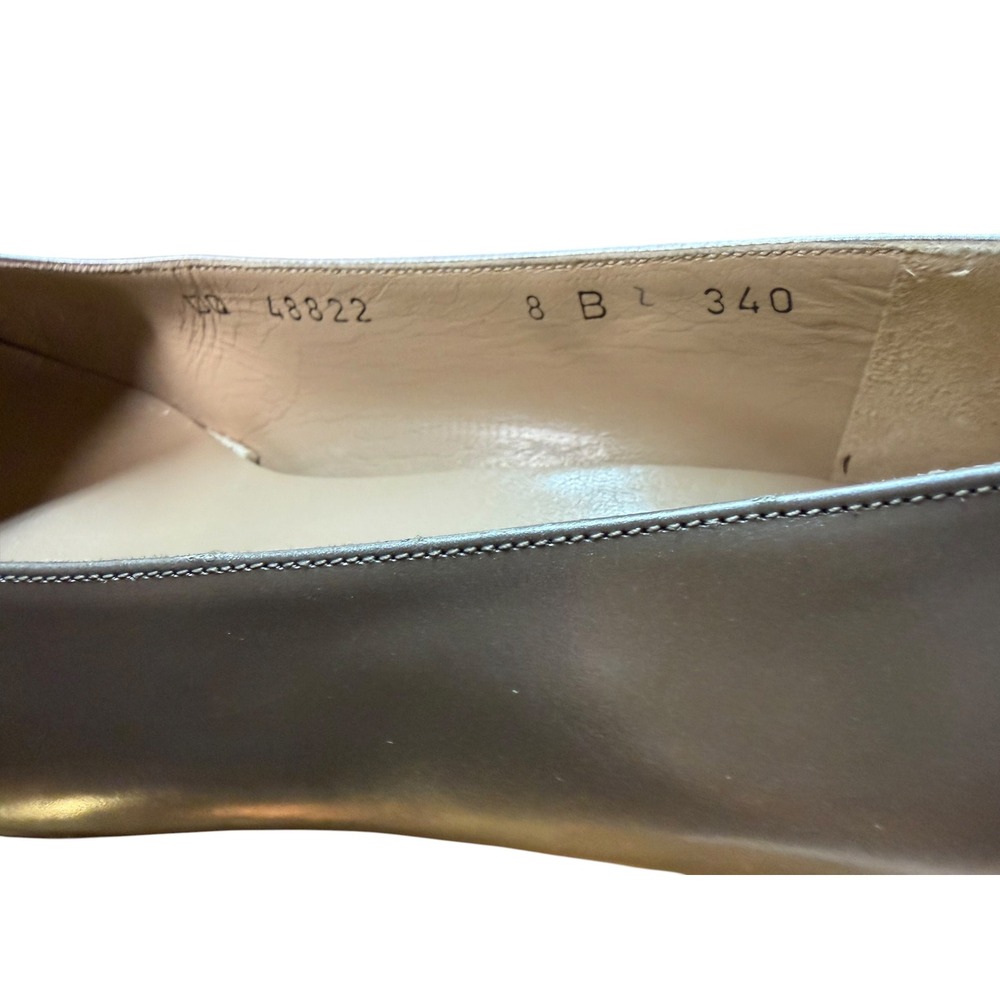 Salvatore Ferragamo Womens Champagne Navy Blue Cap Toe Leather Pumps Size 8 B - Picture 8 of 8